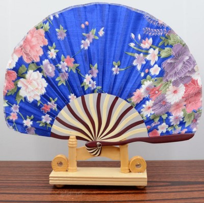 Genuine silk shell fan knife fan silk folding fan Japanese folding lady Japanese fan wholesale
