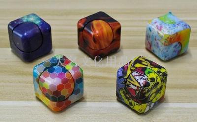 Fingertips cube gyro, charm new