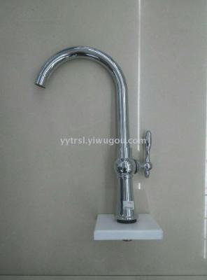 Zinc alloy faucet, kitchen faucet.