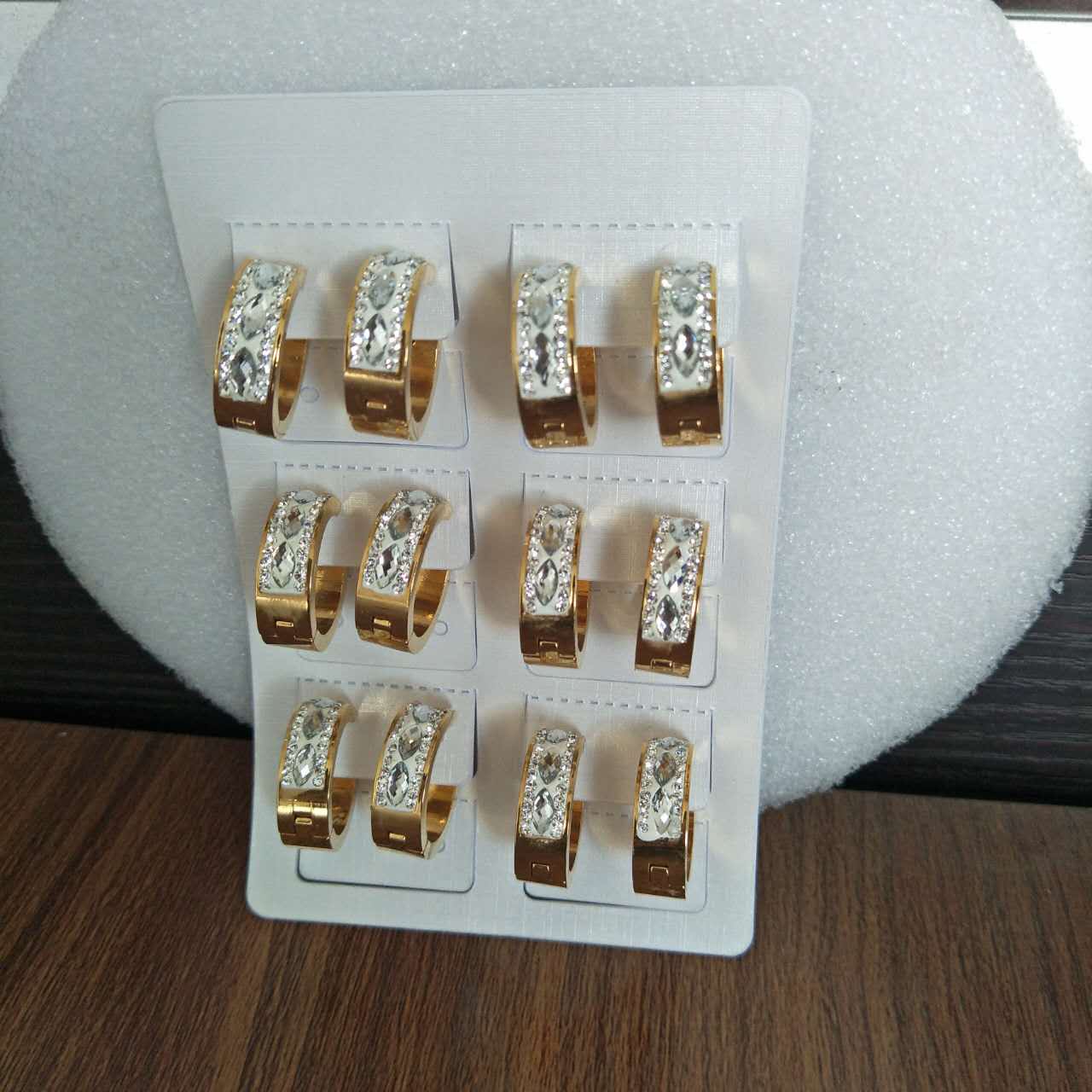 时尚不锈钢耳环