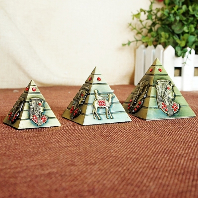 World landmark building model Egyptian pyramid model three sets of zinc alloy crafts Decoration