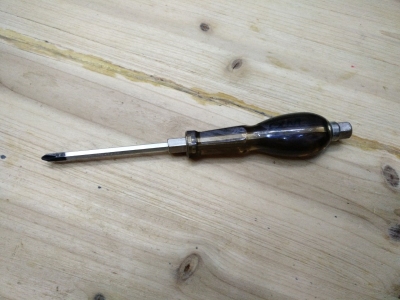 Screwdriver screwdriver wrench wrench single handle with a word cross; screwdriver hardware tools