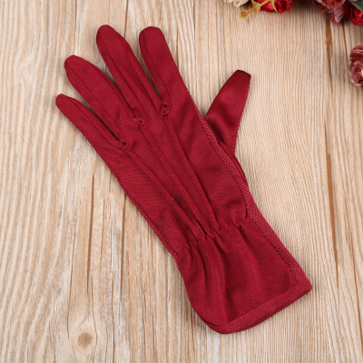 Special special deals with the new purple red silk point plastic glove spot.
