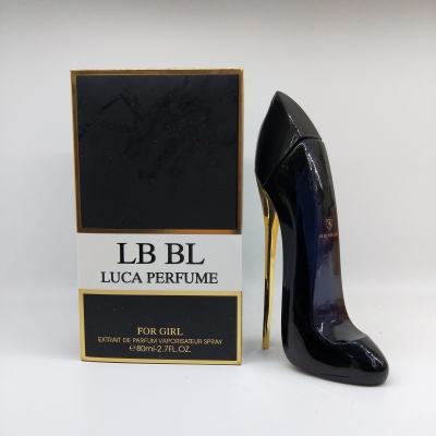 LB BL perfume with floral aromas and persistent aromas for women