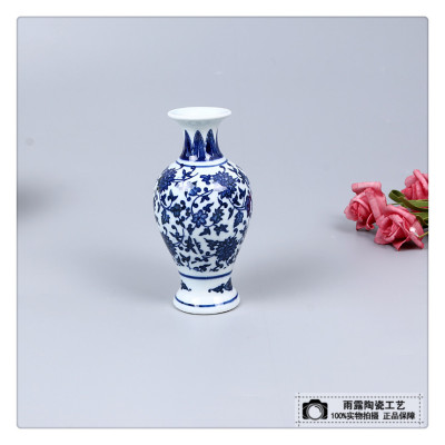 Family decoration hand-painted blue and white porcelain decoration