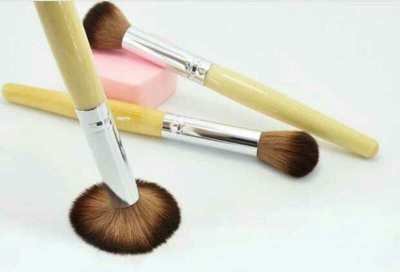 Wholesale long make-up makeup brush, blush brush, Foundation brush, paint, repair capacity brushes