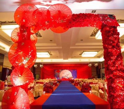 Chinese wedding props big red umbrella performance oil paper umbrella.