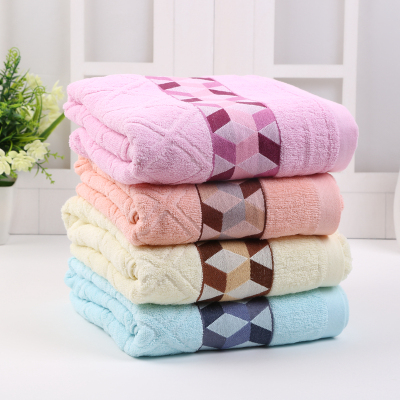Bamboo fiber bath towel than pure cotton soft breathable adult bath towel.
