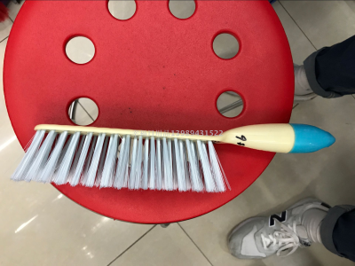 (manufacturer direct sales) clean the help plastic bed brush sofa brush carpet brush dust brush.