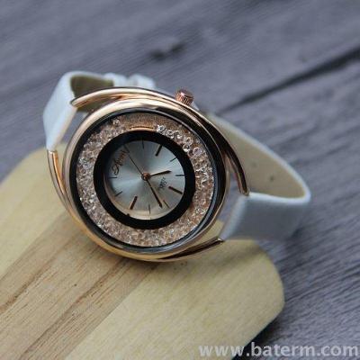 Japanese and Korean popular Harajuku wind flow rhinestone ladies leather strap watch happy hourglass female form