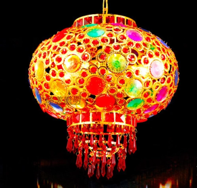 Manufacturers selling colorful Lantern chandelier rotate 360 turning red shuijingdenglong balcony spot
