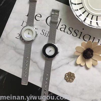 2017 new minimalist watch on Taobao best selling student table