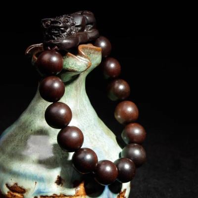 To ward off bad luck, carved wooden medallion, the mythical wild animal bracelets from date wood bunch of lucky man Pi 恘 bracelet beads female