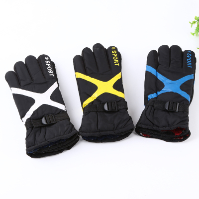 Winter anti-skid cotton for both men and women refers to anti-cold and thickening riding gloves.