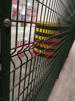 Airport guardrlon green Y column wire fence