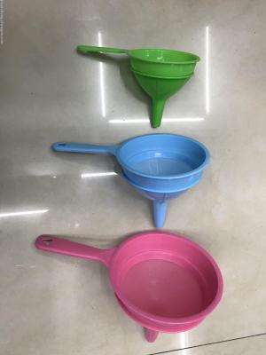 Plastic funnel juice strainer