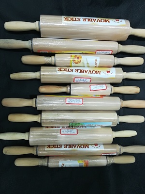 The rolling pin is natural and no beech wood large pressure surface stick baking tool.