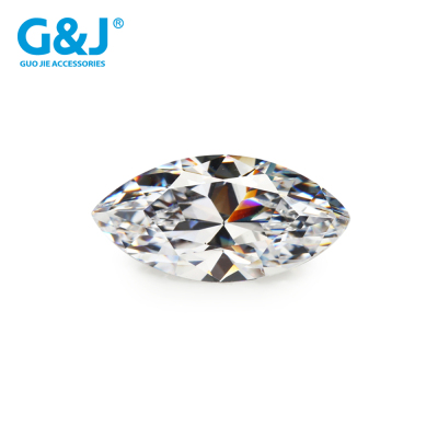 The eye - horse eye - shaped zirconia with two pointed super - transparent cubic zirconia with a large horse eye diamond