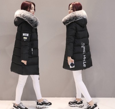 The new down jacket is a long and thickened Korean version of the fur collar with a zip-top coat