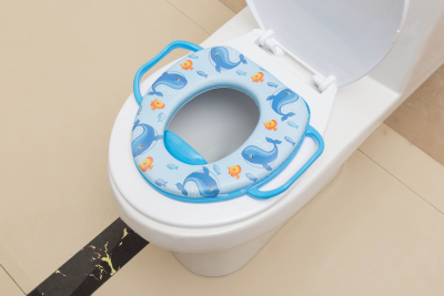 Children's seat with handle children with PVC printed soft cushion seat on the toilet seat.
