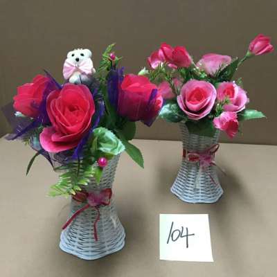 Factory direct sales of 10 yuan exquisite rose small guardrails creative small package simulation flower fake flowers