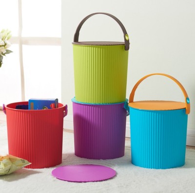 The new multi-function creative cylindrical fishing bucket plastic covers carry a bucket