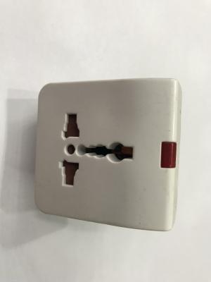 South Africa plug switch plug South Africa plug into a universal hole three-sided socket 15A.
