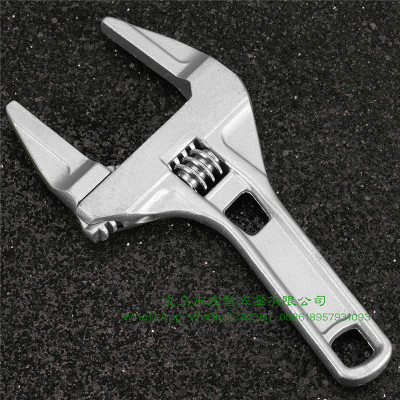 200mm aluminum alloy short handle large open adjustable wrench.