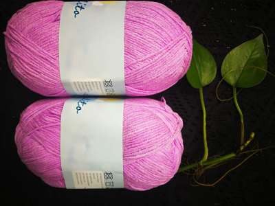 Manufacturer direct selling acrylic wool yarn trade wool scarf hat yarn barbie wool yarn.