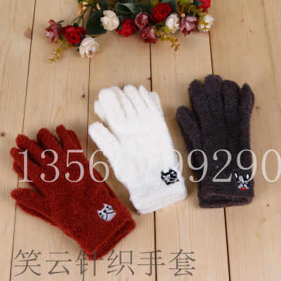 Factory direct sales women plush hand-embroidered gloves knitted gloves.
