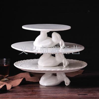 Nordic American country simple and pure white rabbit ceramic cake tray table top receive decorative decoration.