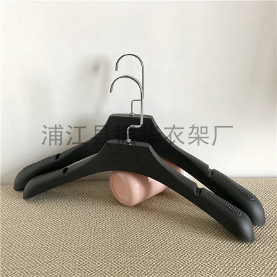 Men's and women's suits and clothes rack, wear sand anti-slip hanger 1641 manufacturers direct sale.
