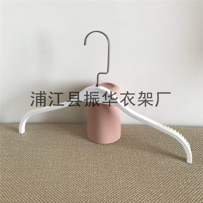 Zhenhua plastic clothes hanger women's clothing clothing store clothing support 8811 manufacturers direct sales.