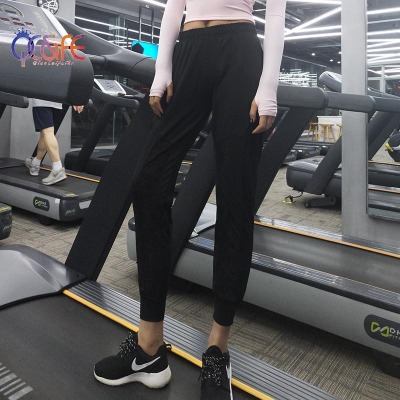 The new yoga pants outdoor gym pants loose and easy to run The jogging pants women spring summer.