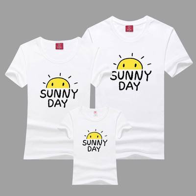 The new style of children wear fashionable short sleeved t-shirts and t-shirts.