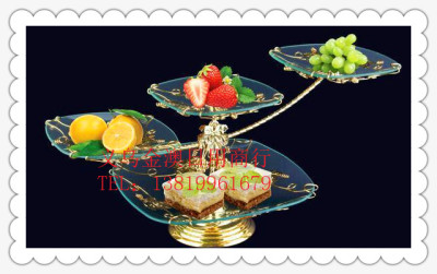 Plated fruit plate with golden glass fruit plate.