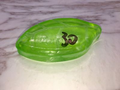 Transparent green leaf soap hotel disposable soap provides disposable soap.