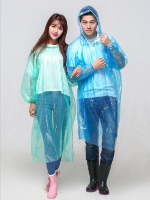 Ultra low price PE disposable raincoat pullover type portable adult raincoat outdoor portable travel raincoat wholesale
