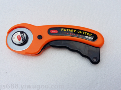 Handle roller blade leather cutter.