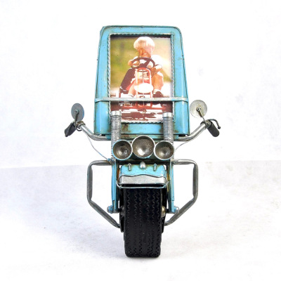 Car model vintage iron art car head frame photo clip home furnishing a birthday gift decorative arts and crafts.