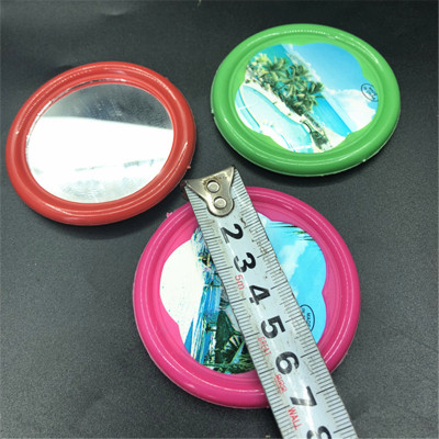 6.8cm in diameter plastic small round mirror with a mirror.