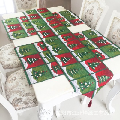 Manufacturers straight for continuous Christmas tree color woven table banner amazon cross-border hot style popular table mat Christmas decoration.
