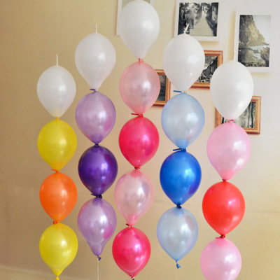 The manufacturer sells fashionable pearl light natural latex creative latex balloon tail balloon to connect balloon.
