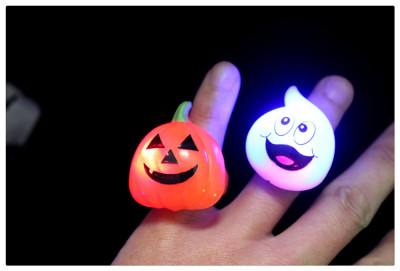 0015 Halloween flash bat rings light white ghost soft rubber ring.