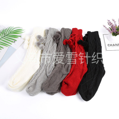 The factory sells the spot to supply the fashionable knitting wool thread to add thick socks female autumn winter