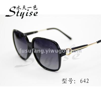 Styise spot classic big frame 100 metal feet ladies polarized sunglasses new sunglasses 642