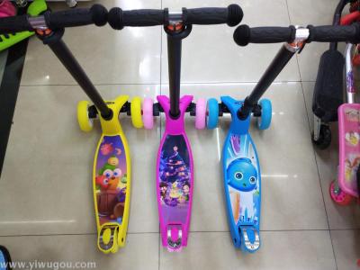 The new cartoon design anti-skid board scooter, the high - speed, PU luminous wear - proof wheel.