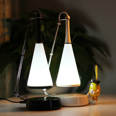 New cool music desk lamp USB touch LED lamp electronic gift bedside table lamp.