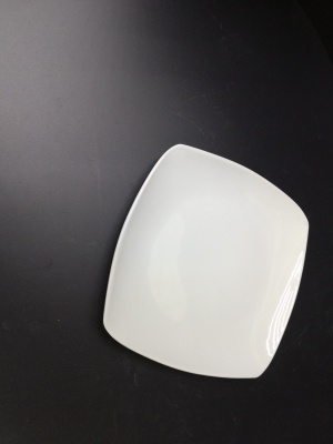 Ceramic high - temperature porcelain white tyre 9-inch square plate.