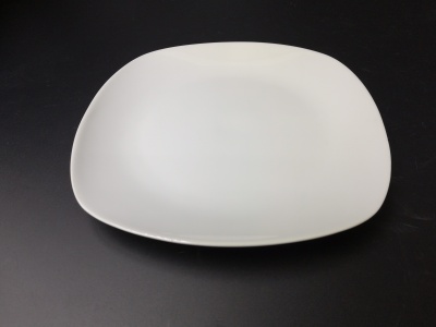 Ceramic high - temperature porcelain white with 8-inch square plate.